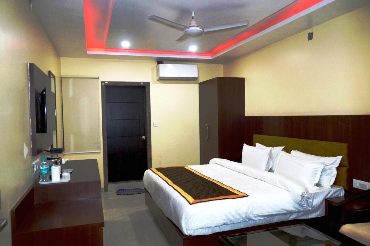 Hotel Shivoy Grand فاراناسي المظهر الخارجي الصورة