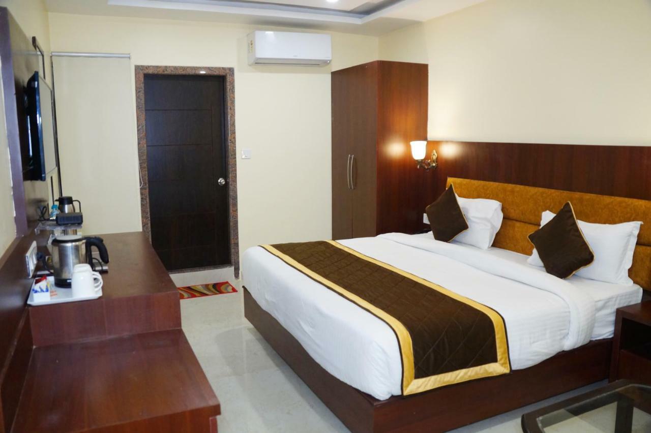 Hotel Shivoy Grand فاراناسي المظهر الخارجي الصورة